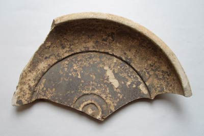 Tellerfragment mit schwarzem Firnis Tellerfragment mit schwarzem Firnis