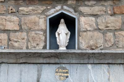 Hausfigur Schutzmantelmadonna, Zweifall, Frackersberg 1