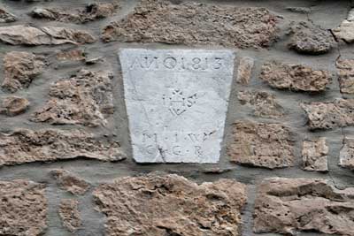 Keilstein mit IHS, Mausbach, Krewinkel 61