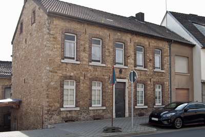 Hausfigur Madonna mit Kind, Mausbach, Vichter Straße 4