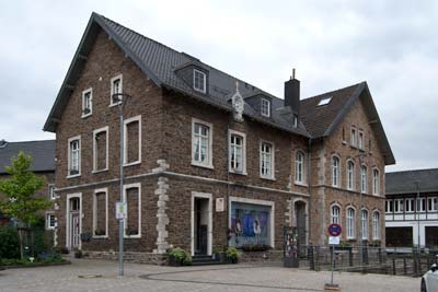 Hausfigur betende Maria, Zweifall, Döllscheidter Straße 2