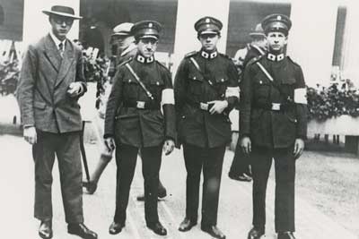 Gressenicher 1930 in Aachen Gruppe in Uniform