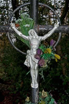 Ellerbergkreuz im November 2024, Viernagelkreuzigung