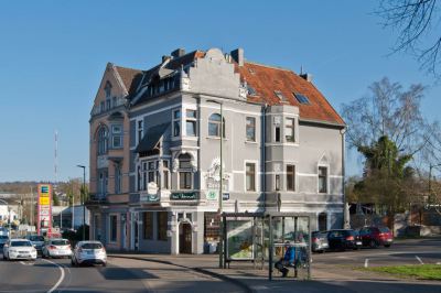 Atsch, Eisenbahnstraße 179-181