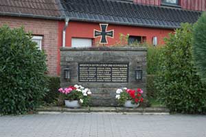 Kriegerdenkmal in der Siedlung Diepenlinchen Mausbach